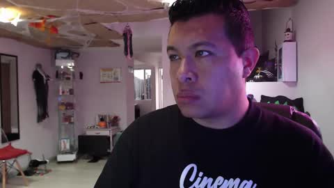 Snapshot of _mr_panda_ chatting on 10.28.25 Panda online show from 10.28.25