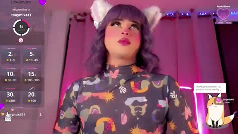 Snapshot of _natsuki chatting on 10.12.25 _natsuki online show from 10.12.25