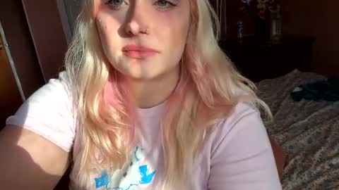 Snapshot of _peaceoutgirlscout_ chatting on 10.07.25 _peaceoutgirlscout_ online show from 10.07.25