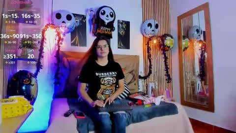 Snapshot of _samanthaa_foxx chatting on 10.10.25 SAMANTHA FOX online show from 10.10.25