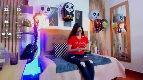 Snapshot of _samanthaa_foxx chatting on 10.15.25 SAMANTHA FOX online show from 10.15.25