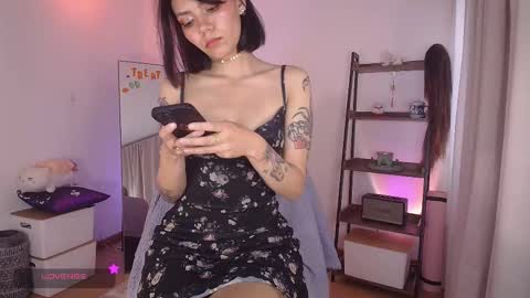 Laura online show from 10.12.25
