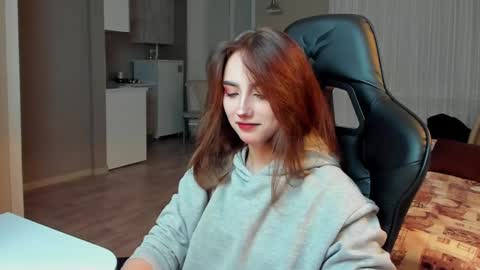 Snapshot of _silverdream chatting on 02.12.25 _silverdream online show from 02.12.25