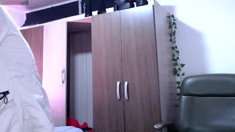 Snapshot of _svetlana_buenachica_ chatting on 09.19.25 _svetlana_buenachica_ online show from 09.19.25