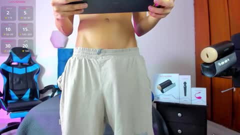 Snapshot of _taylor_black chatting on 09.24.25 Taylor online show from 09.24.25