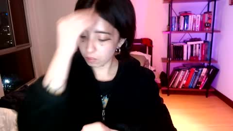 Snapshot of _trriak_ chatting on 02.27.25 luna online show from 02.27.25