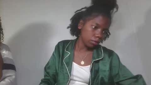 Snapshot of aangevelo chatting on 11.02.25 aangevelo online show from 11.02.25