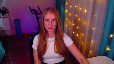 Snapshot of abigail_flex chatting on 12.01.24 Anna online show from 12.01.24