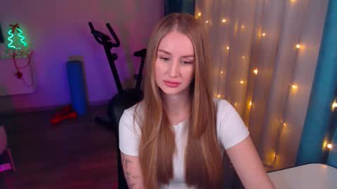 Snapshot of abigail_flex chatting on 01.14.25 Anna online show from 01.14.25