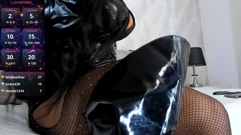 Snapshot of addictivexts chatting on 01.19.25 NIcolle online show from 01.19.25