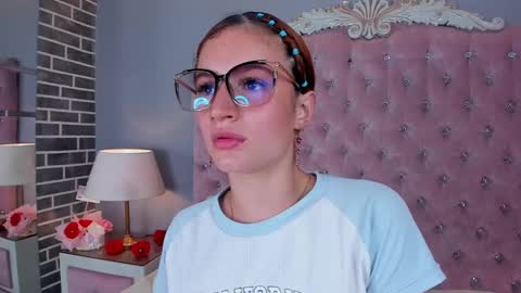 Snapshot of adelainebest chatting on 03.01.25 Adelaine online show from 03.01.25