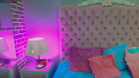 Snapshot of adelainebest chatting on 09.16.25 Adelaine online show from 09.16.25