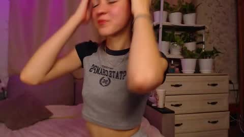 Snapshot of adelin_maxwell chatting on 10.09.25 Lina online show from 10.09.25