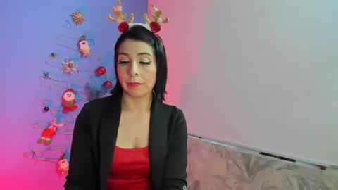 Snapshot of adellelennox_cg chatting on 12.29.24 Adelle online show from 12.29.24