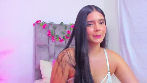 Snapshot of adhara__evanss chatting on 01.07.25   online show from 01.07.25