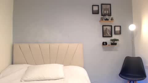 Snapshot of adonis_dlh chatting on 09.17.25 Adonis online show from 09.17.25