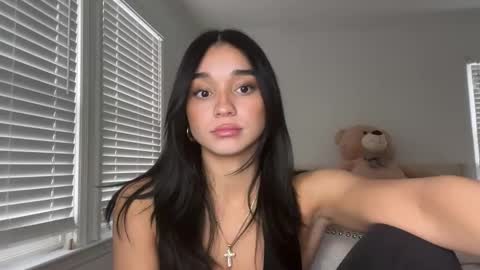 Snapshot of adriannarodriguez chatting on 01.25.25 Adrianna  online show from 01.25.25