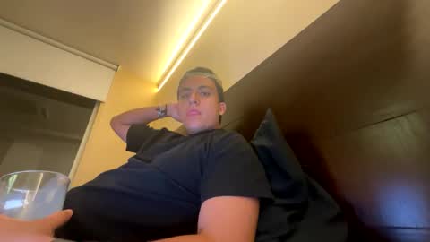 Snapshot of adriannn222 chatting on 09.18.25 adriannn222 online show from 09.18.25