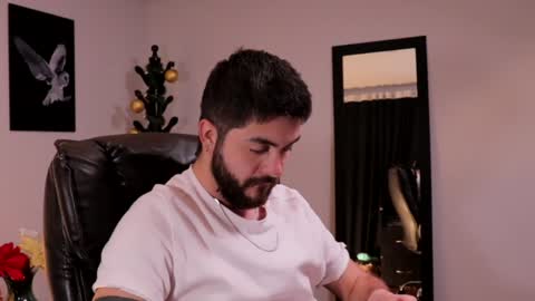 Snapshot of adrianwilliams_ chatting on 01.12.25 Adrian Williams online show from 01.12.25