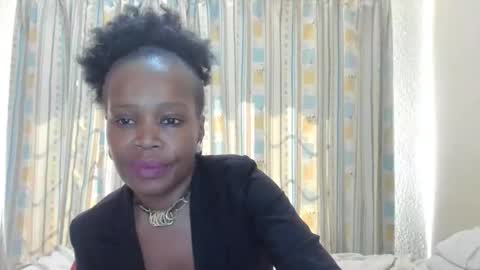 Snapshot of aficangagqueen chatting on 09.19.25 AfricanSquirtQueen online show from 09.19.25
