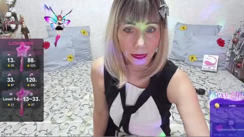 Snapshot of agatafox chatting on 12.25.24 Agata online show from 12.25.24