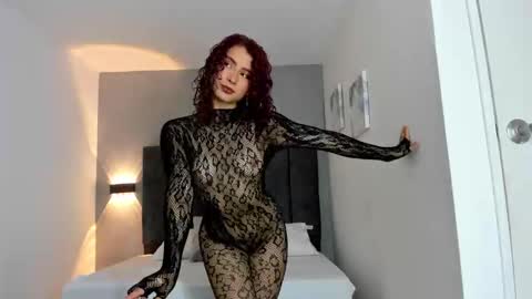 Snapshot of agataliz chatting on 10.11.25 Agata Liz online show from 10.11.25