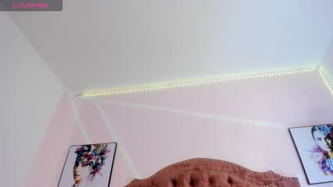 Snapshot of aggy_castel chatting on 09.10.25 Aggy online show from 09.10.25