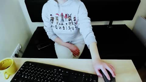 Snapshot of agnessafax_ chatting on 10.27.25 Agnessa online show from 10.27.25