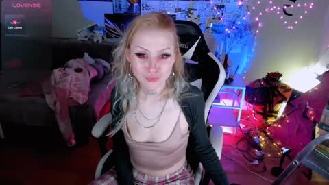 Snapshot of agonygirlxxx chatting on 02.07.25 Evexxxx EX KKKRARE online show from 02.07.25