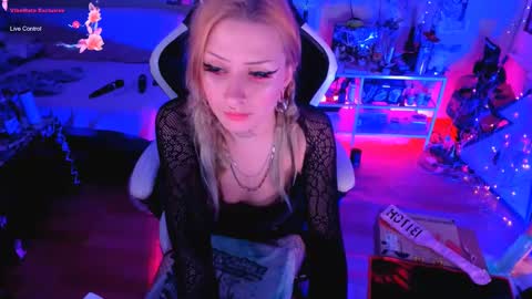 Snapshot of agonygirlxxx chatting on 03.06.25 Evexxxx EX KKKRARE online show from 03.06.25