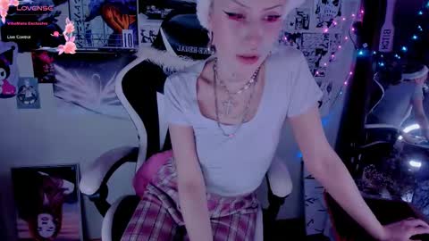 Snapshot of agonygirlxxx chatting on 03.09.25 Evexxxx EX KKKRARE online show from 03.09.25