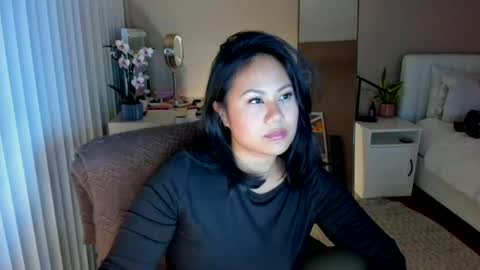 Snapshot of aigenerator chatting on 11.16.25 Giana online show from 11.16.25