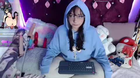 Snapshot of aiko_yagami chatting on 10.09.25 Aiko online show from 10.09.25