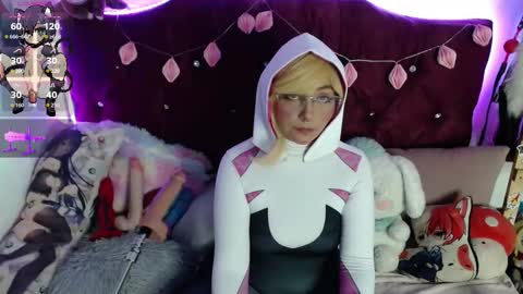 Snapshot of aiko_yagami chatting on 10.14.25 Aiko online show from 10.14.25