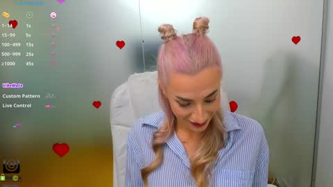Snapshot of aileen_williams chatting on 09.18.25 Allie online show from 09.18.25