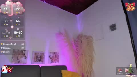 Snapshot of aisha_sakina chatting on 12.31.24 aisha online show from 12.31.24