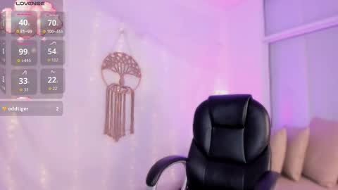 Snapshot of aisha_sakina chatting on 10.02.25 aisha online show from 10.02.25