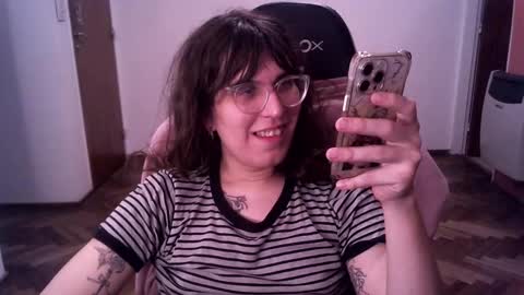 Snapshot of akamedolle chatting on 11.05.25 Veronica Akame 3 online show from 11.05.25