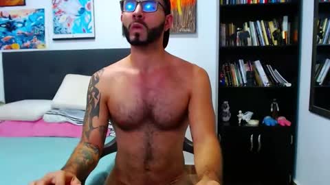 Snapshot of akiles_r chatting on 01.17.25 akiles online show from 01.17.25
