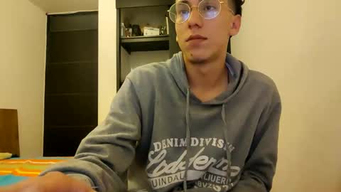 Snapshot of akilesbailo chatting on 02.06.25 My love online show from 02.06.25