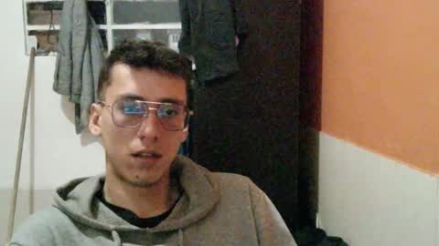 Snapshot of akilesbailo chatting on 09.23.25 My love online show from 09.23.25