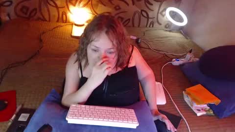 Snapshot of akindmodel chatting on 01.19.25 Natalie online show from 01.19.25