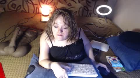 Snapshot of akindmodel chatting on 01.26.25 Natalie online show from 01.26.25