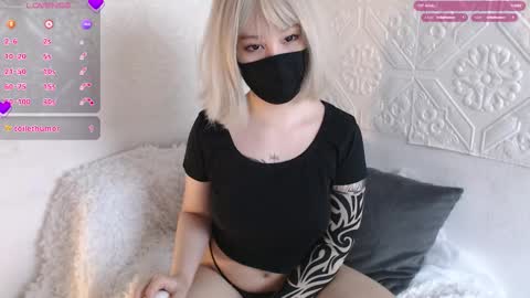 Snapshot of akira_amy chatting on 10.04.25 Amilia online show from 10.04.25