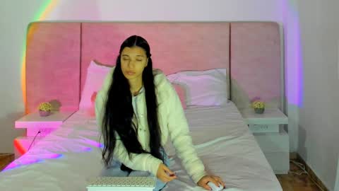 Snapshot of alana__get chatting on 01.02.25 online show from 01.02.25