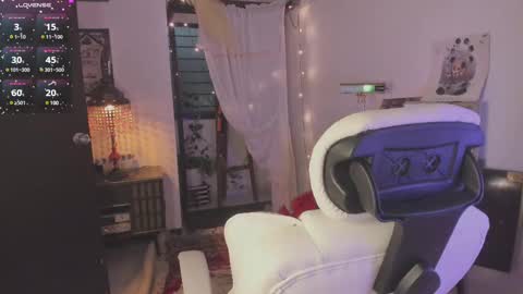 Snapshot of alaskagrace chatting on 02.18.25 Alaska Grace online show from 02.18.25