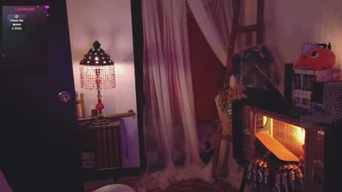 Snapshot of alaskagrace chatting on 09.20.25 Alaska Grace online show from 09.20.25