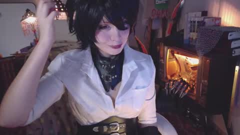 Snapshot of alaskagrace chatting on 10.29.25 Alaska Grace online show from 10.29.25