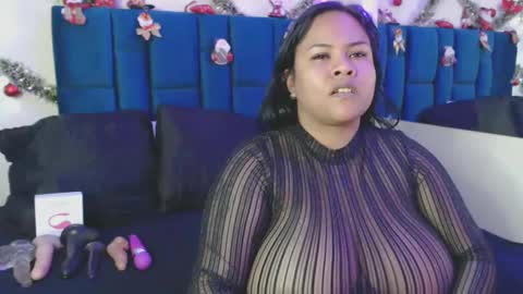 Snapshot of alba_sex10 chatting on 12.31.24 alba online show from 12.31.24