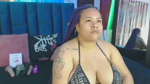 Snapshot of alba_sex10 chatting on 01.18.25 alba online show from 01.18.25